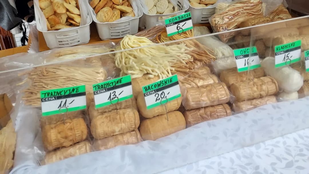 Kiedy są prawdziwe oscypki? Sprawdź, kiedy je kupić i smakować
