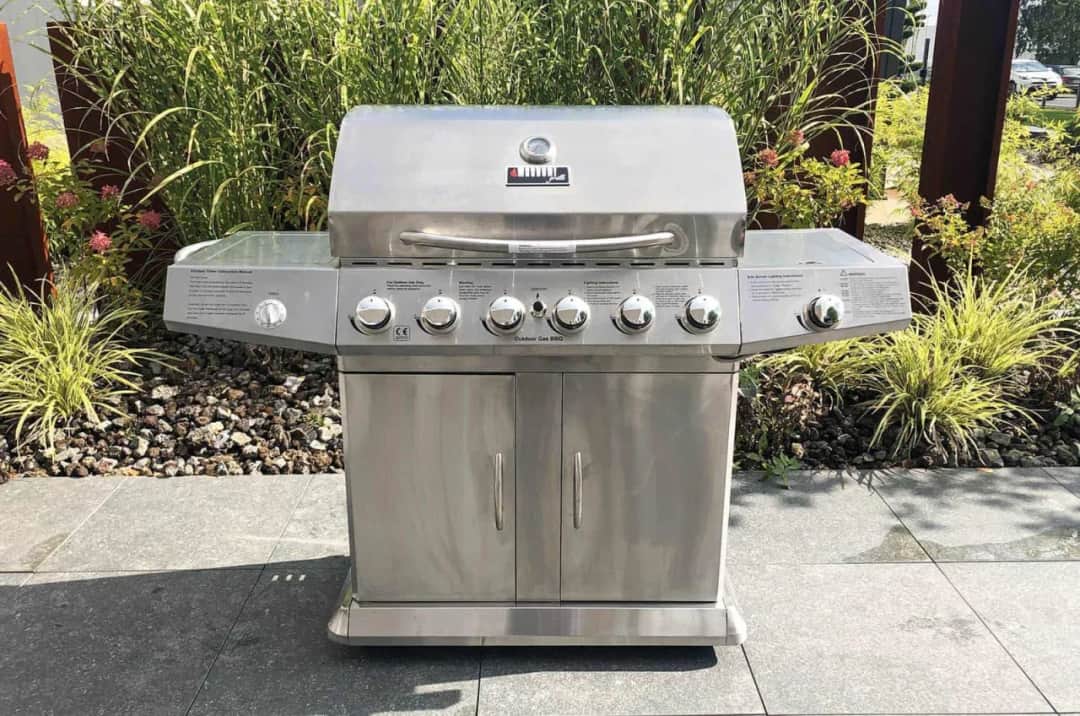 Grill gazowy 6 palnikowy – jak wybrać najlepszy model dla siebie?