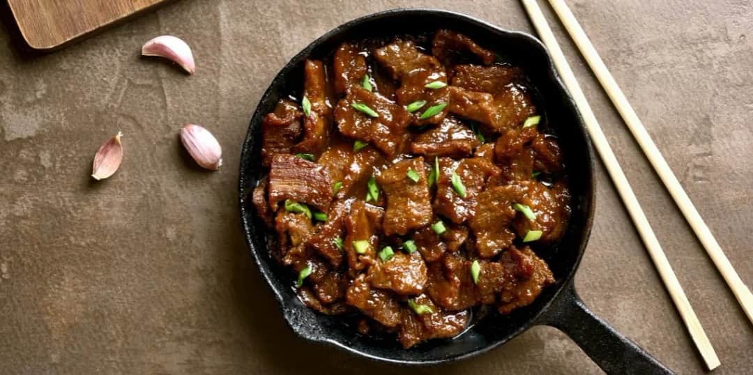 Z czym podawać wołowinę? Odkryj najlepsze dodatki do mięsa