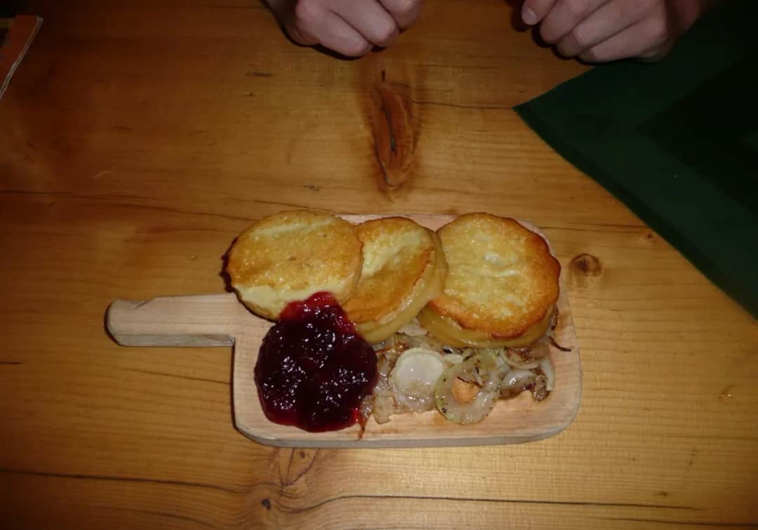 Jak zrobić oscypka na grillu – proste kroki do idealnego smaku