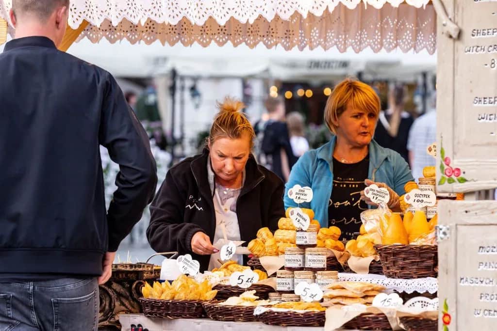 Gdzie kupić oscypki w Krakowie? Najlepsze miejsca i porady Gdzie kupić oscypki w Krakowie? Najlepsze miejsca i porady