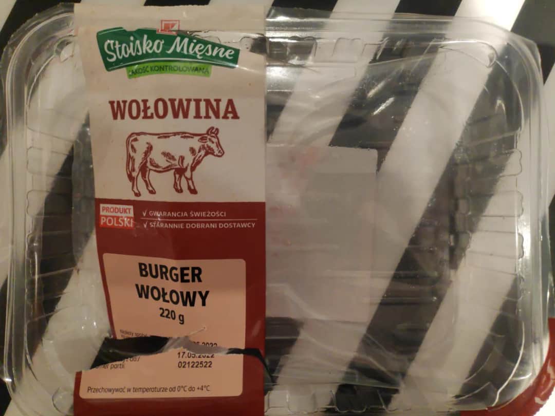 Ile kalorii ma burger z wołowiny? Poznaj zaskakujące wartości!